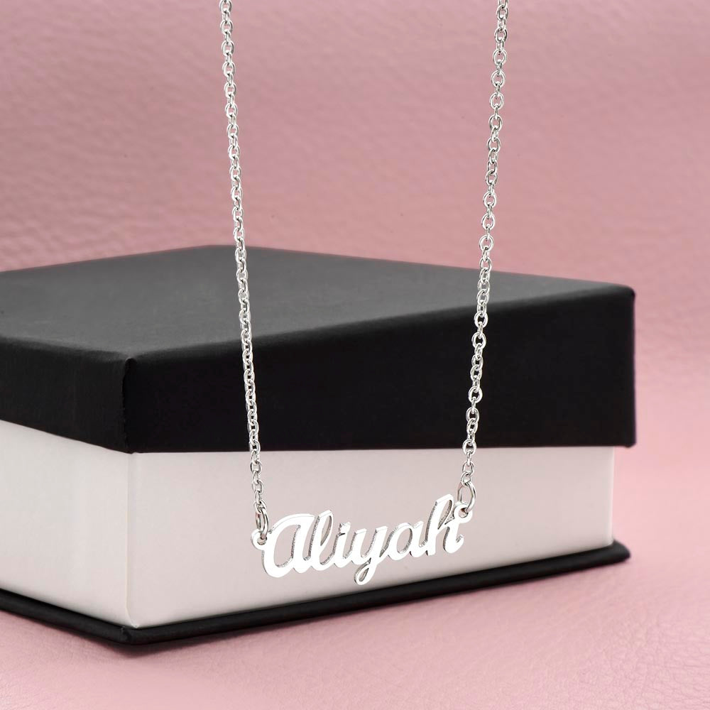 sister name necklace