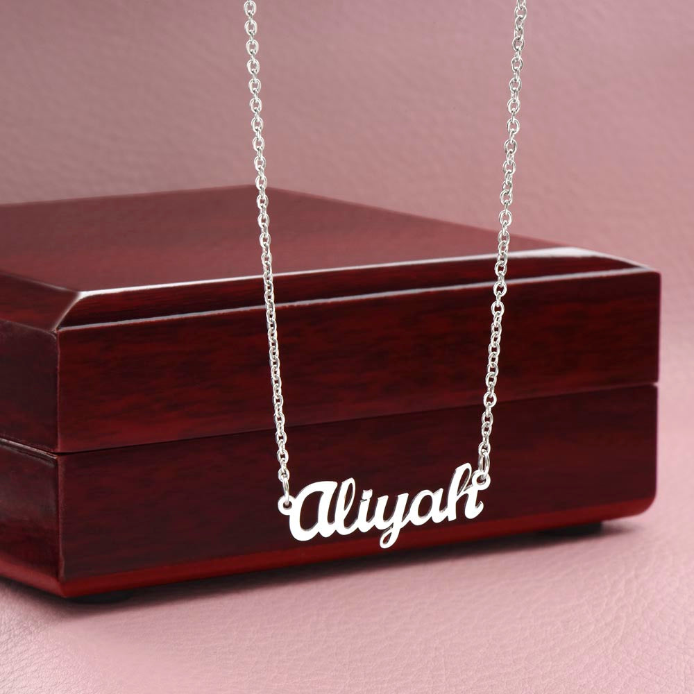 sister name necklace